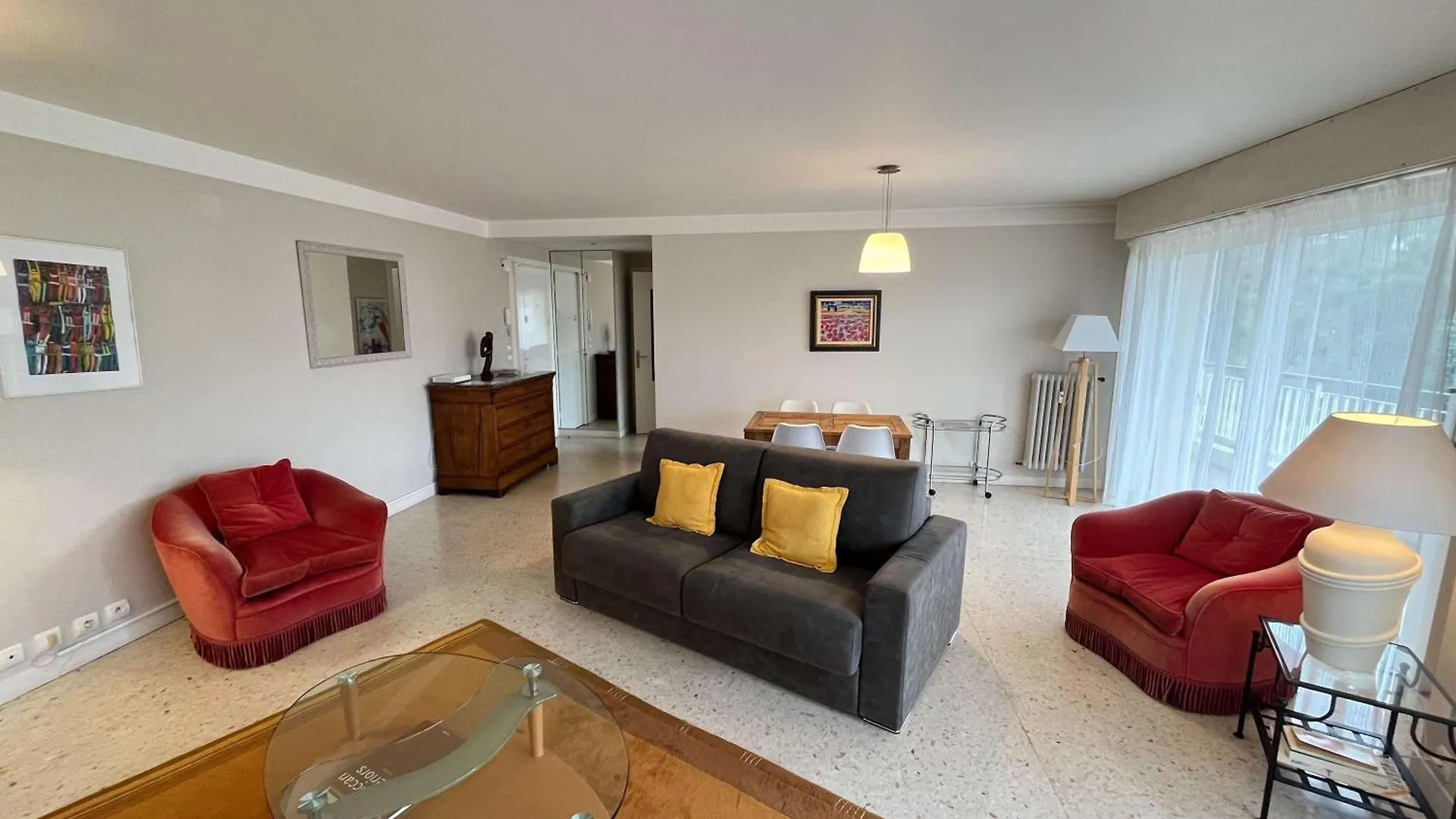 B052-Bel Appartement Spacieux Grand Balcon Et Garage Cannes Francja