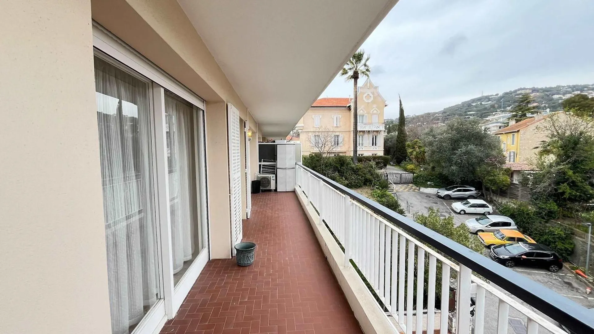 B052-Bel Appartement Spacieux Grand Balcon Et Garage Cannes Apartment